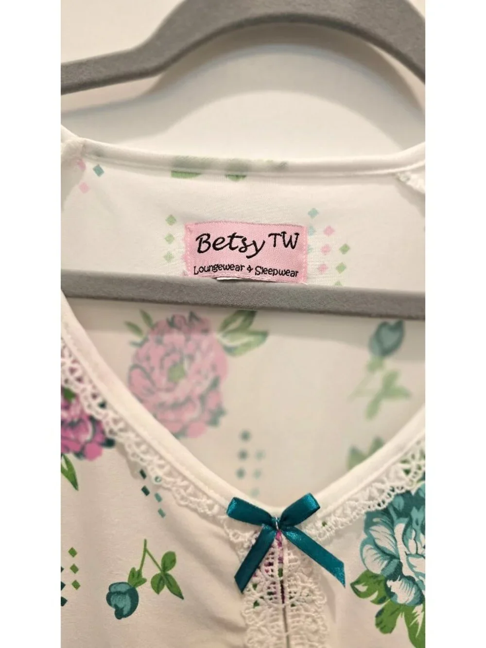 Betsy TW Floral Nightgown White Pink & Blue Flowers Lace Trim Short Sleeves - Picture 2 of 6